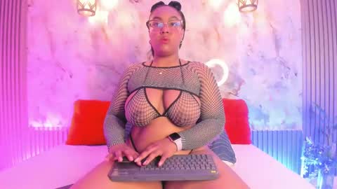 esmeralda online show from February 22, 2025, 9:23 am