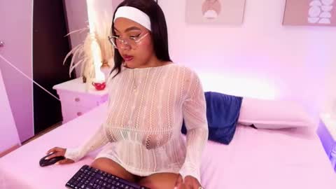esmeralda online show from March 10, 2026, 3:22 am