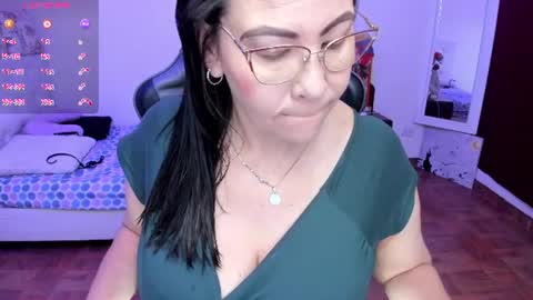 Snapshot of esmeralda_milf1 chatting on July 25, 2026, 8:50 pm esme online show from July 25, 2026, 8:50 pm