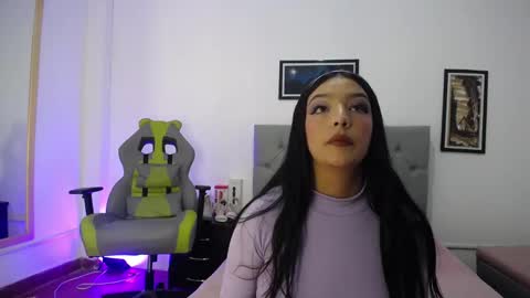 Perla online show from October 29, 2025, 6:04 am