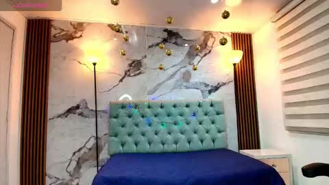 Esmeralda  online show from December 15, 2025, 11:36 am