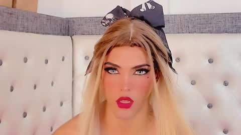 Snapshot of esmeraldasexycutee chatting on July 7, 2026, 6:45 pm esmeraldasexycutee online show from July 7, 2026, 6:45 pm