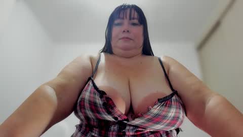 Snapshot of esmeraldo_mfc chatting on December 16, 2024, 11:07 pm Esmeralda online show from December 16, 2024, 11:07 pm