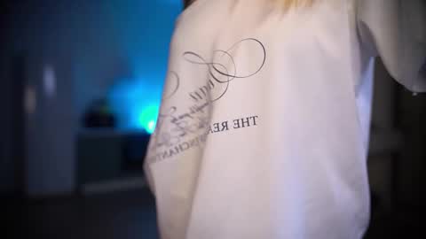 Snapshot of esmereal chatting on February 1, 2026, 6:06 pm How was your Christmas online show from February 1, 2026, 6:06 pm