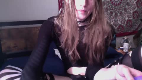 Snapshot of esotericfem chatting on February 5, 2025, 5:20 pm brie online show from February 5, 2025, 5:20 pm