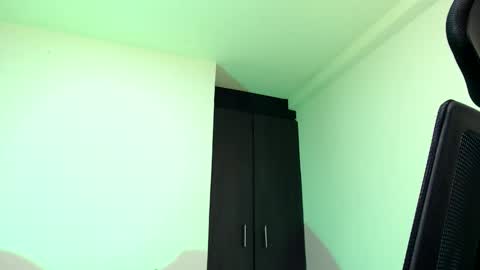 Esteban Fernandez online show from November 19, 2025, 7:36 pm