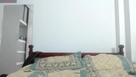 Esteban Reyes  independent model online show from November 19, 2025, 10:21 pm