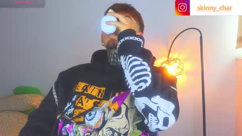 Esteban independent model online show from December 16, 2025, 1:27 pm