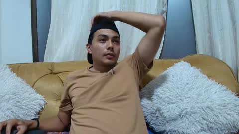 Esteban online show from October 5, 2025, 1:59 am