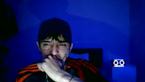 estebankit0 online show from December 27, 2024, 4:47 am