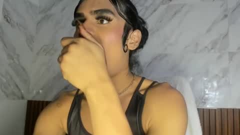 estefani robles online show from June 21, 2026, 12:57 am