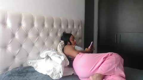 Snapshot of estefi1073162 chatting on March 5, 2025, 4:13 pm valeria online show from March 5, 2025, 4:13 pm