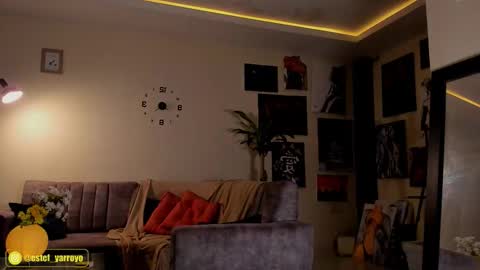 estefy_arroyo1 online show from November 8, 2025, 3:18 am