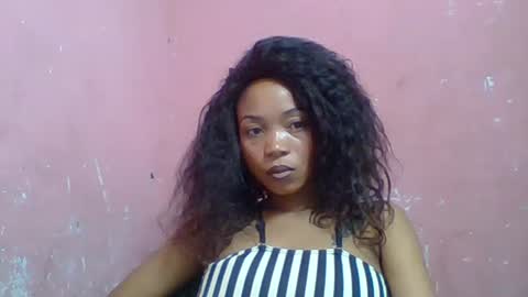 estelah20 online show from October 1, 2025, 11:05 am