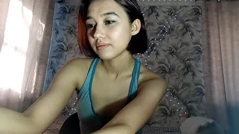 estellekirbo online show from April 3, 2026, 12:58 pm