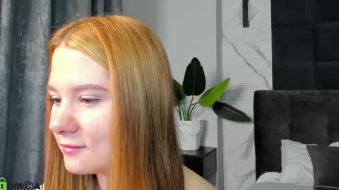 Snapshot of ester_rabin chatting on September 28, 2025, 12:43 pm Ester online show from September 28, 2025, 12:43 pm