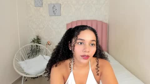 Snapshot of esther_sofia chatting on May 1, 2026, 7:40 pm esther online show from May 1, 2026, 7:40 pm