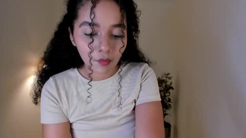Snapshot of esther_sofia chatting on May 16, 2026, 9:02 pm esther online show from May 16, 2026, 9:02 pm