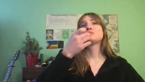 Esther Grey online show from February 2, 2025, 9:02 pm