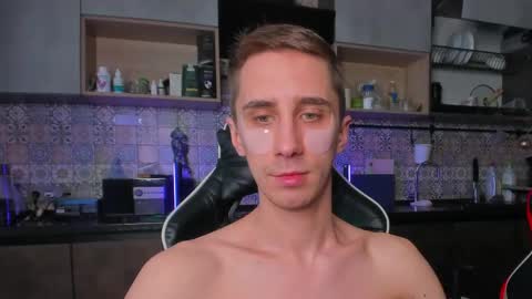 LOUIS online show from May 18, 2026, 4:51 am