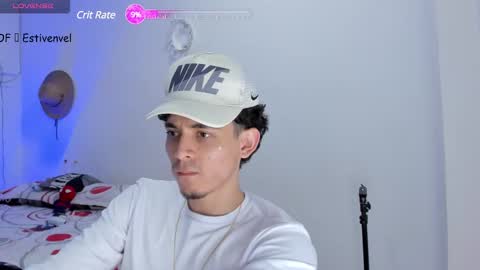 estivenvel online show from February 25, 2025, 3:49 pm