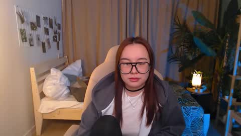 Snapshot of estrella_nouri chatting on March 10, 2026, 2:55 pm estrella_nouri online show from March 10, 2026, 2:55 pm