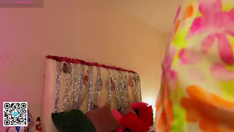 esyameglin online show from November 19, 2025, 2:22 am