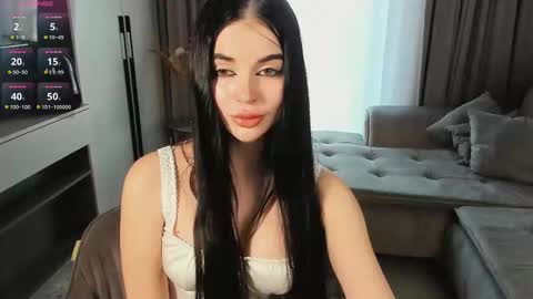 Hi there Im Emma online show from October 16, 2025, 9:21 am