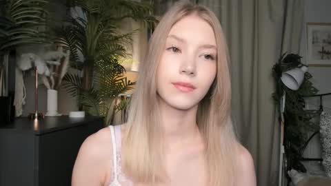 Natalie online show from October 23, 2025, 5:40 am