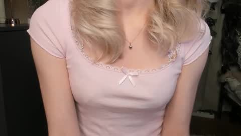 Snapshot of eternity_cuite chatting on February 27, 2026, 5:51 am Natalie online show from February 27, 2026, 5:51 am