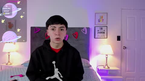 ethan and ava online show from February 19, 2025, 1:39 pm