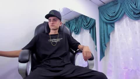 Ethan online show from December 19, 2024, 10:00 pm