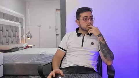 ethan_greys online show from December 21, 2025, 1:29 pm