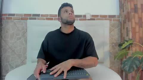 Snapshot of ethan_helmut chatting on December 3, 2024, 3:41 am ethan helmut online show from December 3, 2024, 3:41 am