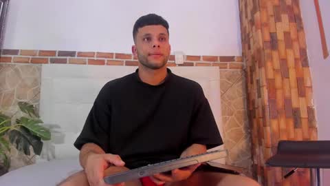 Snapshot of ethan_helmut chatting on January 25, 2025, 11:13 am ethan helmut online show from January 25, 2025, 11:13 am