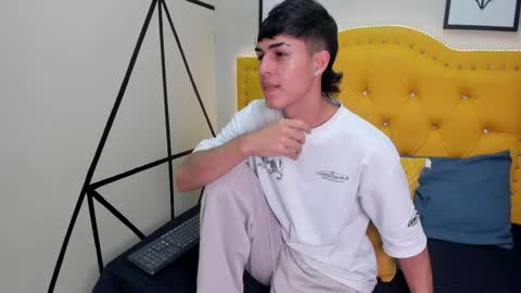 Snapshot of ethan_jamees chatting on February 27, 2026, 8:09 pm E T H A N online show from February 27, 2026, 8:09 pm