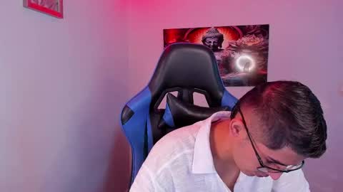 ETHAN SAI online show from December 16, 2025, 3:17 pm