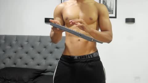 ethan_smitth1 online show from February 9, 2025, 10:00 pm