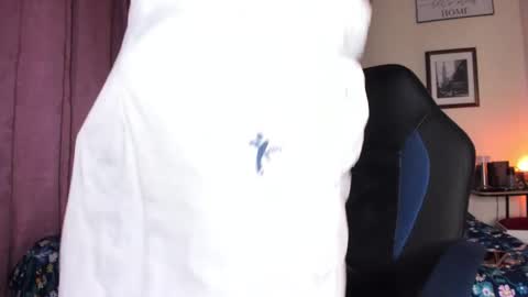 ethan travis online show from March 16, 2026, 6:39 am