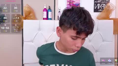 Snapshot of ethan_westt chatting on January 12, 2026, 8:14 pm Ethan online show from January 12, 2026, 8:14 pm