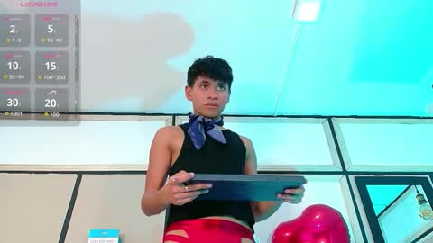 Snapshot of ethan_westt chatting on February 12, 2026, 9:10 pm Ethan online show from February 12, 2026, 9:10 pm