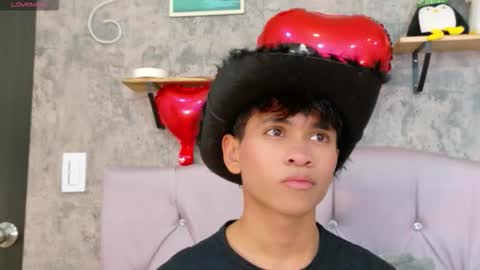 Snapshot of ethan_westt chatting on February 17, 2026, 8:26 pm Ethan online show from February 17, 2026, 8:26 pm