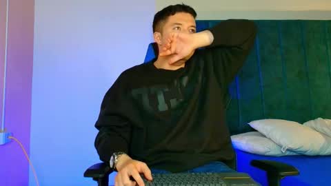 ethanconnor_ online show from October 18, 2025, 12:17 pm