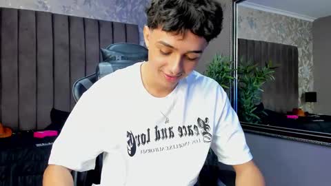 Snapshot of ethanlowell chatting on October 14, 2025, 5:30 am ethanlowell online show from October 14, 2025, 5:30 am