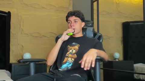 Snapshot of ethanlowell chatting on November 15, 2025, 4:21 am ethanlowell online show from November 15, 2025, 4:21 am