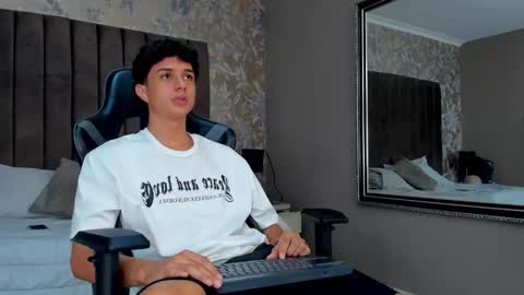 Snapshot of ethanlowell chatting on November 20, 2025, 3:50 am ethanlowell online show from November 20, 2025, 3:50 am