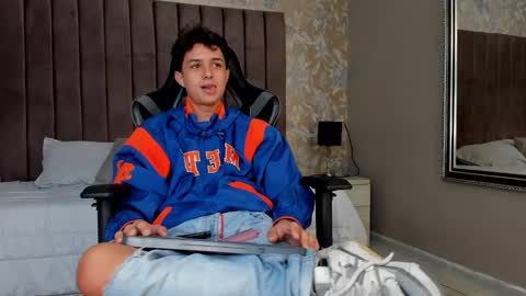 Snapshot of ethanlowell chatting on November 22, 2025, 5:17 am ethanlowell online show from November 22, 2025, 5:17 am