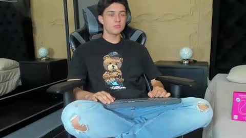 Snapshot of ethanlowell chatting on November 27, 2025, 5:09 am ethanlowell online show from November 27, 2025, 5:09 am