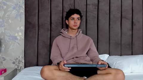 Snapshot of ethanlowell chatting on November 28, 2025, 5:32 am ethanlowell online show from November 28, 2025, 5:32 am