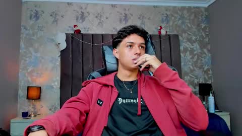 Snapshot of ethanlowell chatting on December 5, 2025, 7:17 am ethanlowell online show from December 5, 2025, 7:17 am